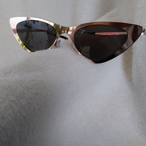 Breakfast at Tiffany's" Sunglasses - Picture 2 of 10
